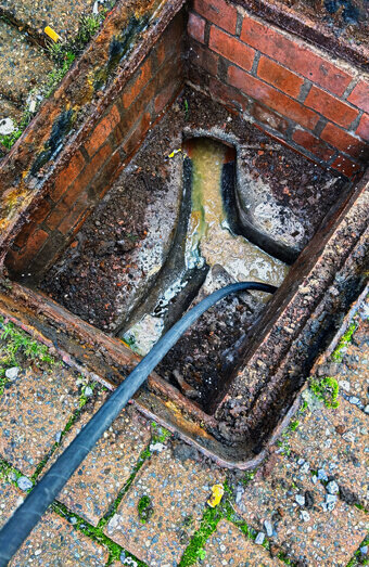 https://plumberfremantle.com.au/uploads/2025/06/blocked-drains-644040.jpg